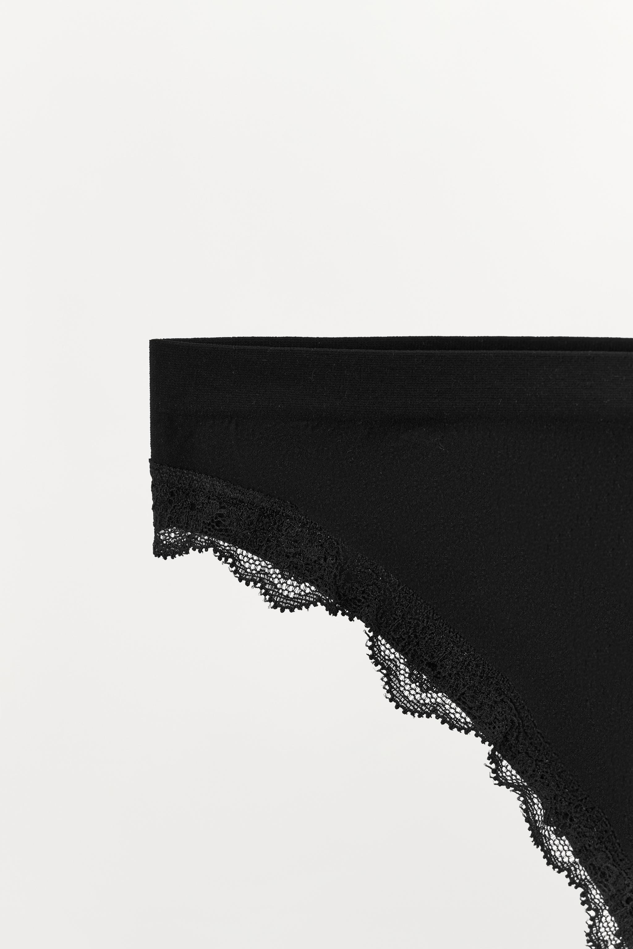 LACE SHEER THONG
